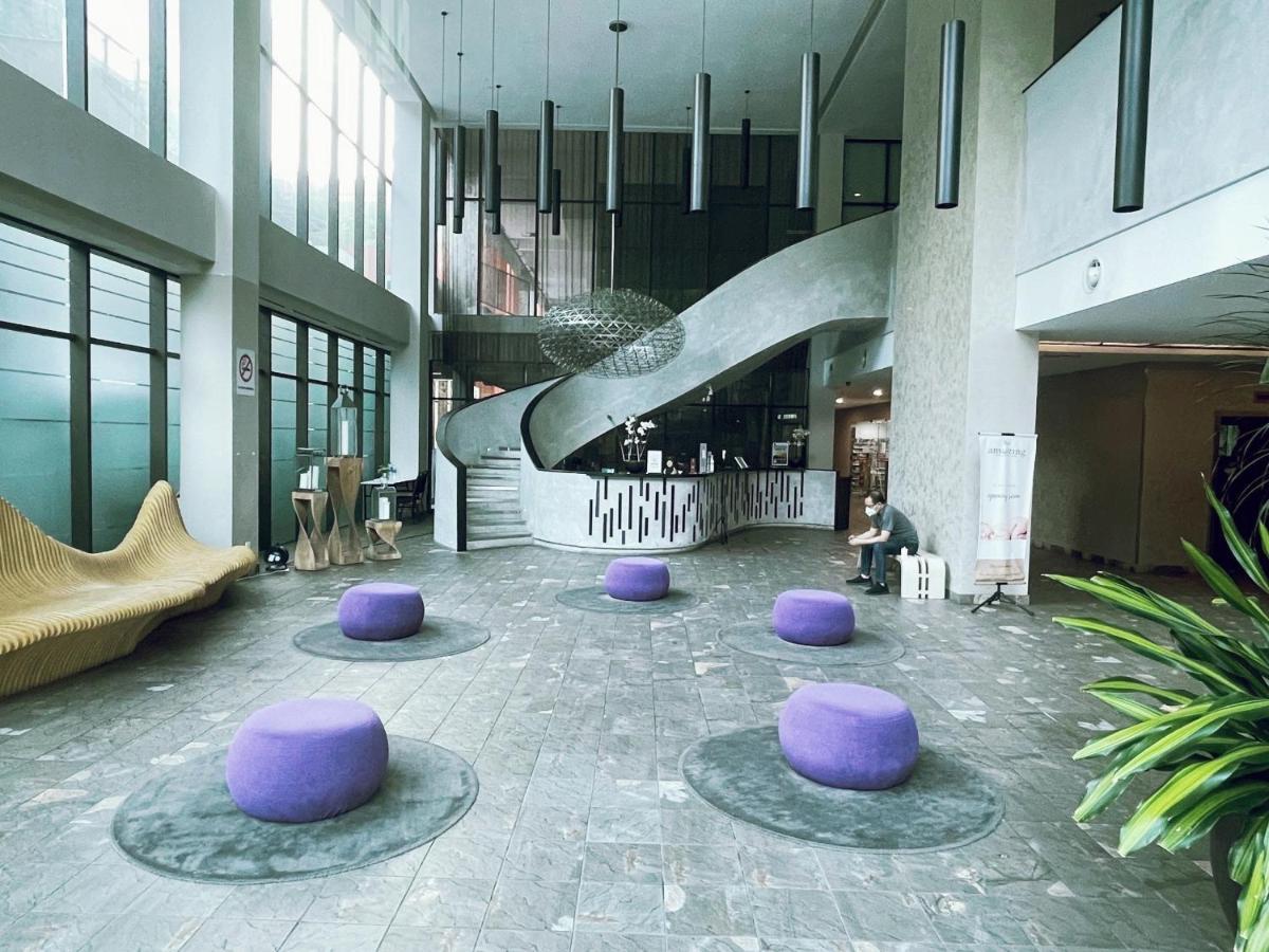 Hôtel Q Damansara By Trillionz à Petaling Jaya Extérieur photo
